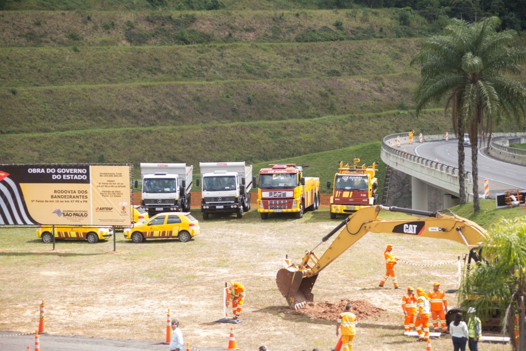 Come Am As Obras Da Faixa Na Rodovia Dos Bandeirantes Em Jundia