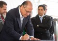 Em Bragança Paulista, o governador Geraldo Alckmin entregou 20 leitos para dependentes químicos e autorizou a construção do Poupatempo na cidade