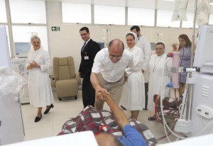 O governador do estado de São Paulo, entrega o novo centro de hemodiálise do hospital geral de Itaquaquecetuba.Data: 17/10/2015. Local: Itaquaquecetuba/SP.  Foto: Gilberto Marques/A2img