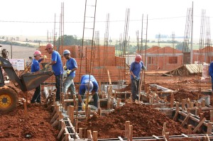 minha-casa-minha-vida-foto-Vanderlei-Faria-gov.PR--300x199