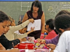 Educação realiza no domingo 41 mil provas de aumento salarial por mérito para professores