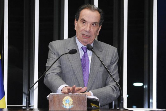 Para Aloysio, diplomata agiu de acordo com a consciência universal