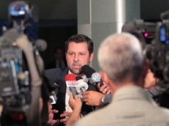Sampaio: “Todas as casas terão de ter voto aberto em todas as discussões”