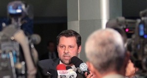 Sampaio: “Todas as casas terão de ter voto aberto em todas as discussões”