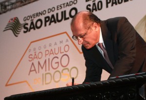 O governador Geraldo Alckmin lança Programa Amigo do Idoso