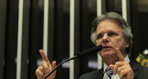Vanderlei Macris