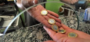 economia-foto-marcello-casal-abr-1-300x2141