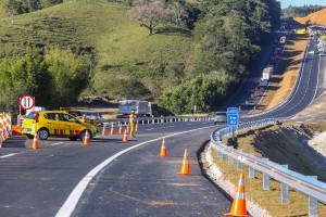 Cerimônia de entrega da duplicação da Raposo Tavares.