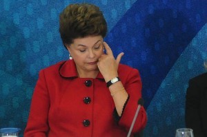 Caminho-adotado-pelo-governo-Dilma-na-gestao-da-economia-precisa-mudar-urgentemente-Foto-George-Gianni-PSDB--300x199