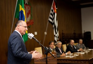 O Governador do Estado de São Paulo, Dr. Geraldo Alckmin, assinatura do Contrato de financiamento de equipamentos de alta tecnologia (SABESP e FINEP)  Data: 03/07/2015. Local: São Paulo/SP. Foto: Ciete Silvério/A2img.