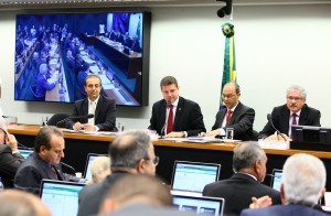 Antonio-Augusto-Câmara-dos-Deputados3-300x196