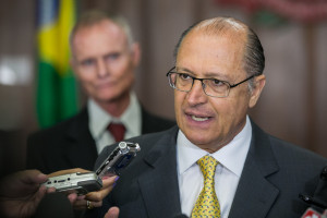 O governador Geraldo Alckmin durante coletiva de Imprensa para o Anúncio de Ampliação do Programa de Estágio do Acessa Escola. Durante o evento o governador também fez o Anúncio de Renovação de 80 mil computadores da Rede Estadual de Educação. DATA: 06/01/2014 LOCAL: São Paulo/SP FOTO: EDSON LOPES JR/A2 FOTOGRAFIA