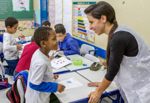 Pauta fotográfica com alunos do Ensino Fundamental na E.E. Almirante Visconde de Inhaúma